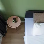 Abby - Old Town Centre I Carpark Nearby I Self Check-in Апартаменти