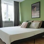 Abby - Old Town Centre I Carpark Nearby I Self Check-in * Бухарест