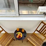 Апартаменти Abby - Old Town Centre I Carpark Nearby I Self Check-in Бухарест