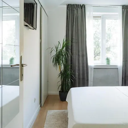 Abby - Old Town Centre I Carpark Nearby I Self Check-in Appartement