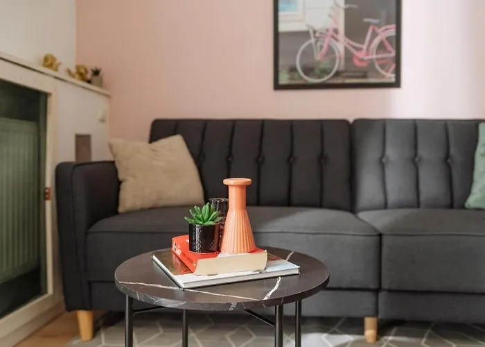 Abby - Old Town Centre Apartment *