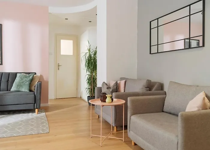 Abby - Old Town Centre