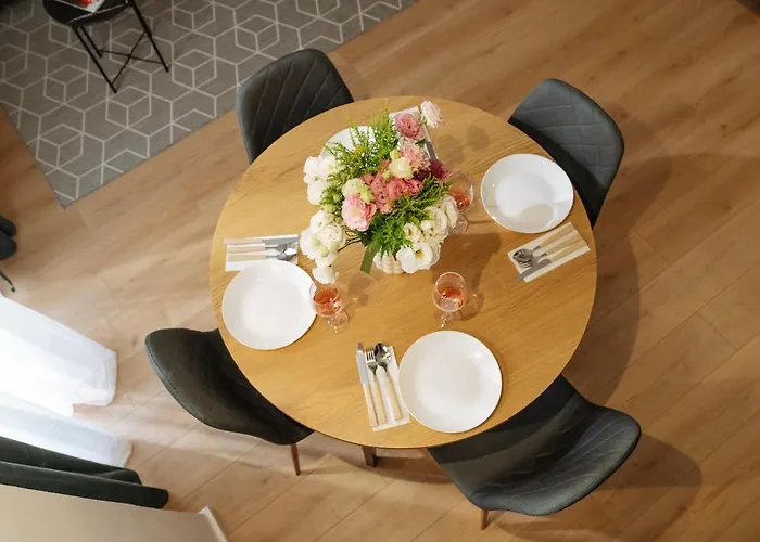 Abby - Old Town Centre Апартаменти Бухарест